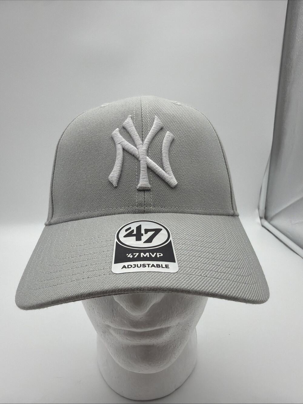 '47 New York Yankees MVP Light Gray White Logo Adjustable Hat Cap